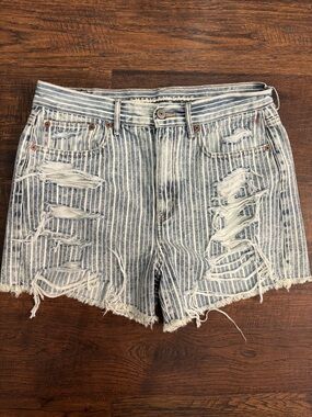American Eagle 90's Boyfriend Denim Shorts Women's Size 6 Distressed Striped